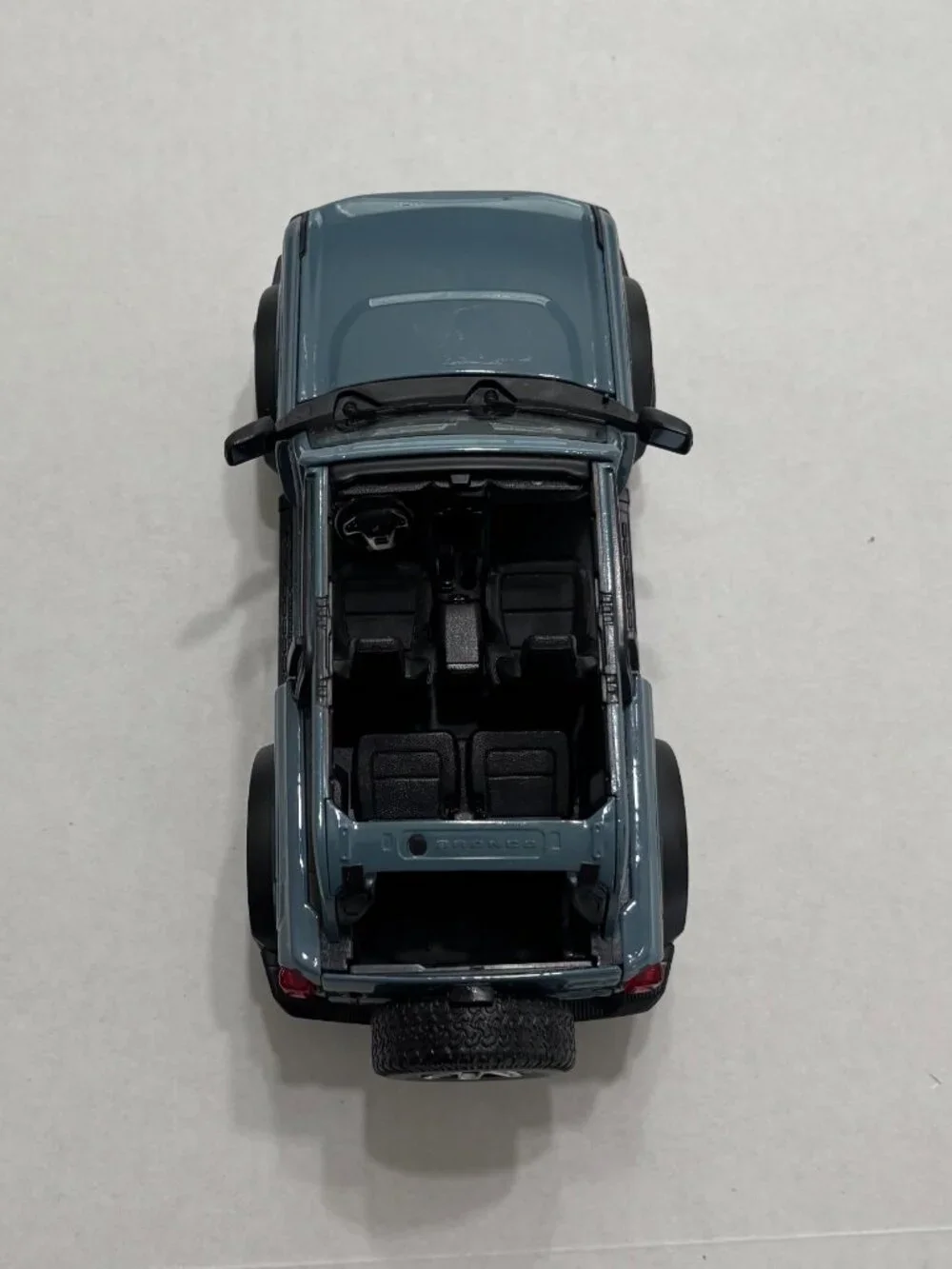 Maisto Diecast Cars 2021 Ford Bronco Badlands Blue Special Edition 1/18